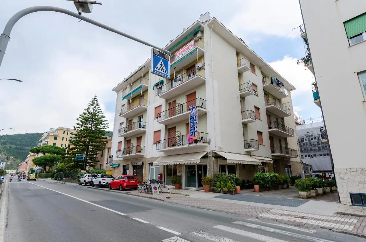 Joivy Apt For 6, With Terrace Near Beach In Sestri Levante