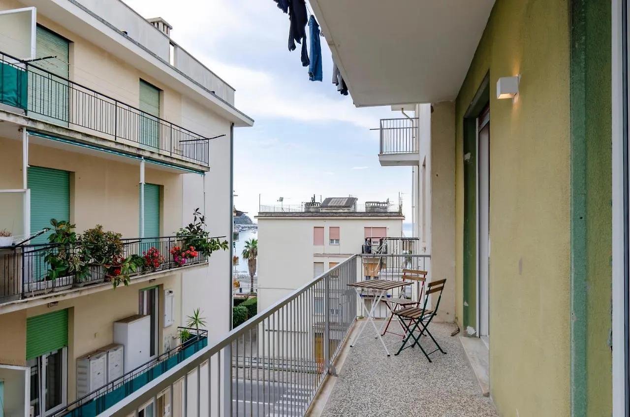 Joivy Apt For 6, With Terrace Near Beach In Sestri Levante