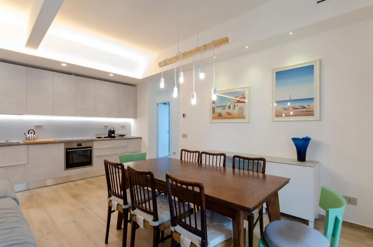 Apartment Joivy Apt For 6, With Terrace Near Beach In Sestri Levante Italy