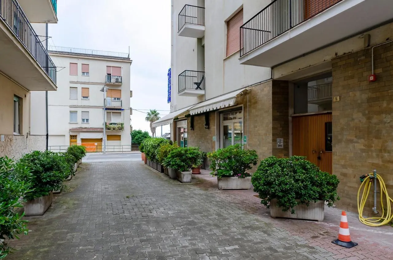 Apartment Joivy Apt For 6, With Terrace Near Beach In Sestri Levante