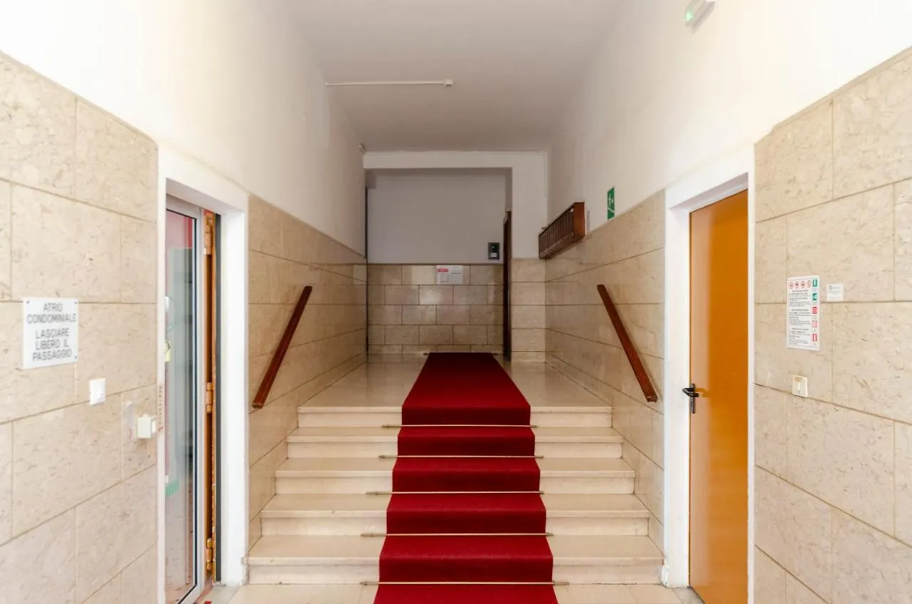 Joivy Apt For 6, With Terrace Near Beach In Sestri Levante