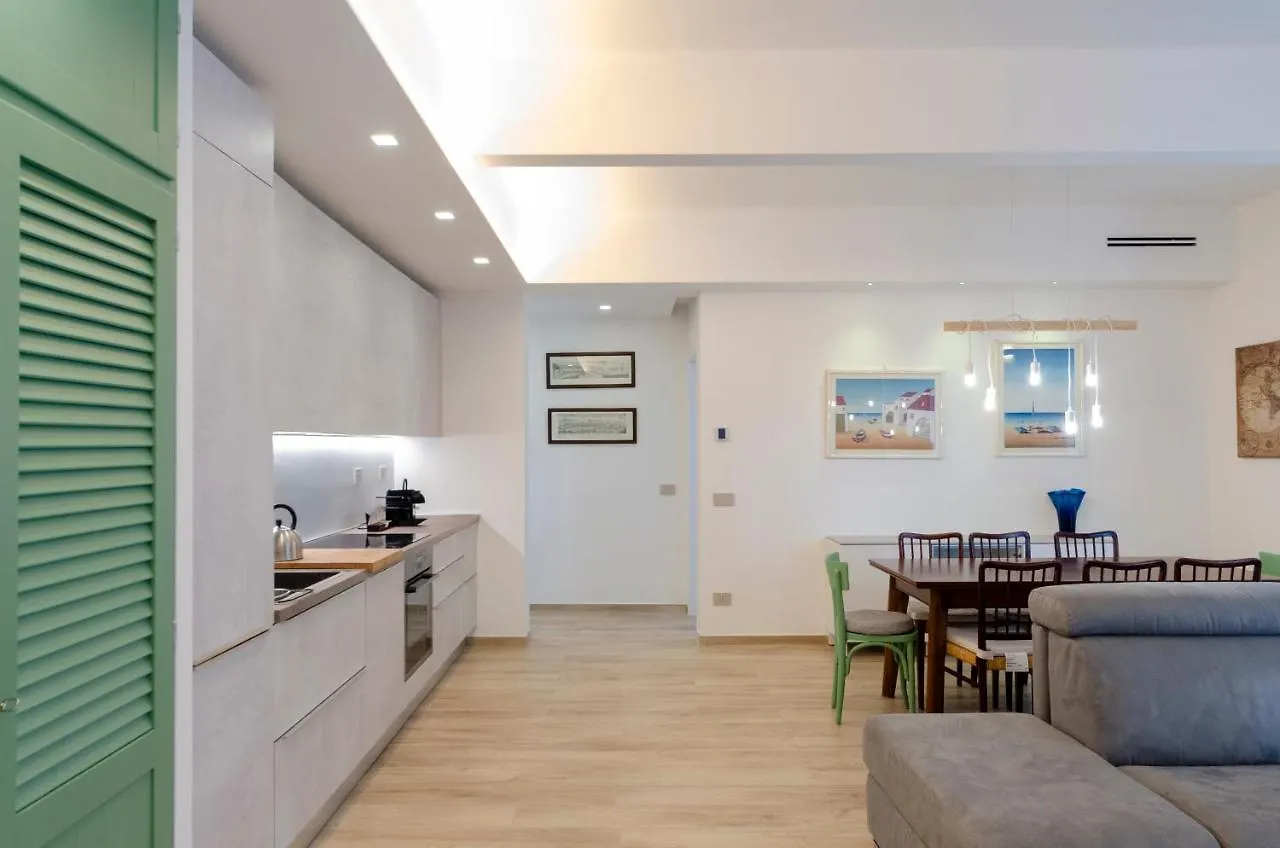 Apartment Joivy Apt For 6, With Terrace Near Beach In Sestri Levante Italy